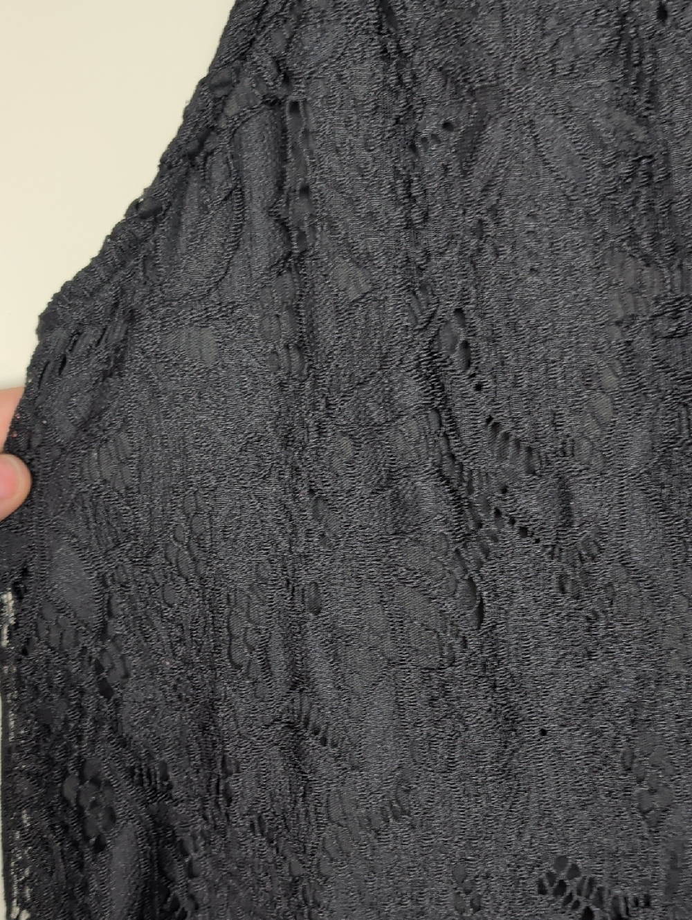 Black Lace Camisole Tank Top - Women - Picture 4 of 7
